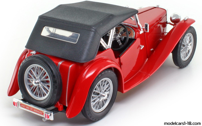 1947 - MG TC Midget Road Signature 1/18 (Kрасный) Задняя правая сторона