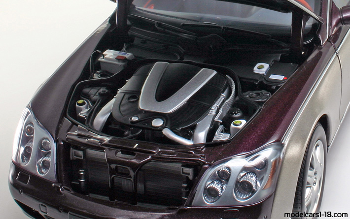 2002 - Maybach 62 AutoArt 1/18 (Коричневый / Золотой ) Двигатель