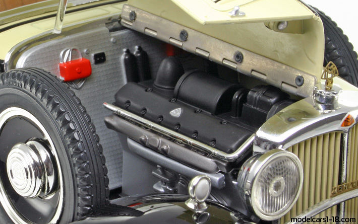 1932 - Maybach DS8 Zeppelin Anson 1/18 (Золотой  / Чёрный) Багажник / Поднимающиеся фары