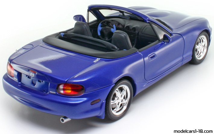 1999 - Mazda MX-5 Gate 1/18 (Синий) Задняя правая сторона