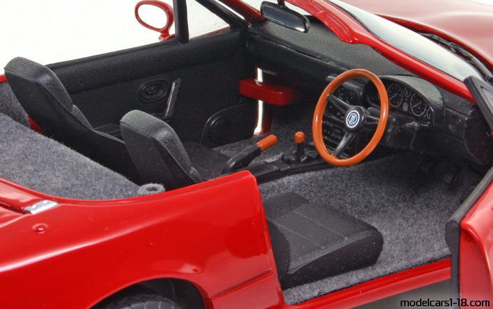 1989 - Mazda MX-5 Kyosho 1/18 (Kрасный) Интерьер панель приборов