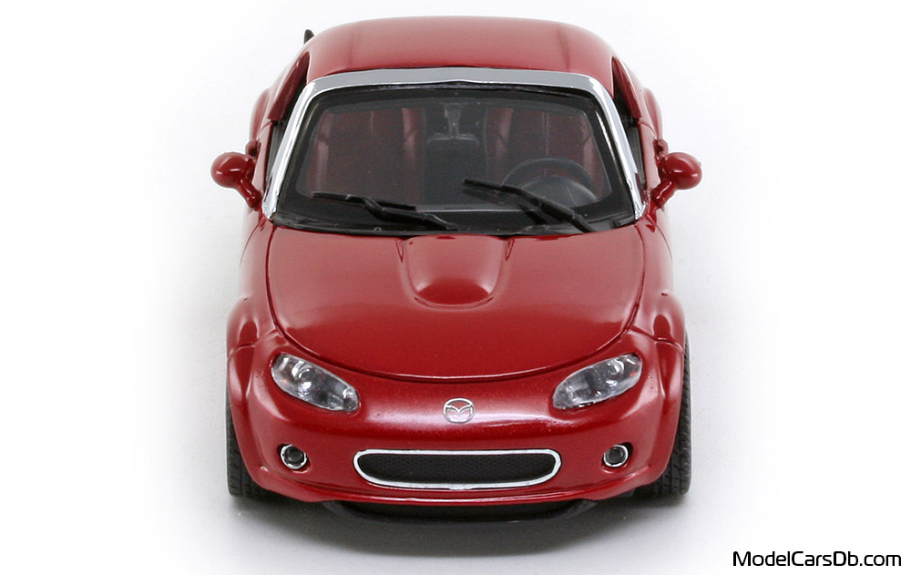 2005 - Mazda MX-5 EBBRO 1/43 (Kрасный) Спереди