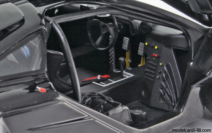 1997 - McLaren F1 GTR Long Tail UT 1/18 (Чёрный) Интерьер панель приборов