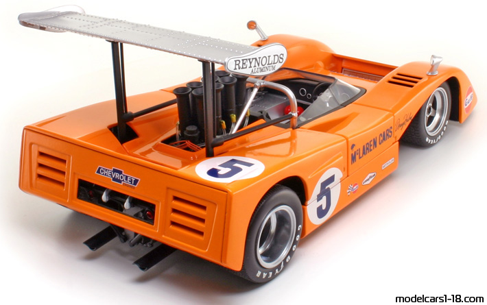1969 - McLaren M8B High Wing GMP 1/18 (Оранжевый / Серебристый) Задняя правая сторона