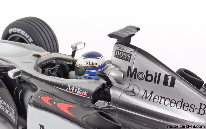 2000 - McLaren Mercedes MP4-15 Hot Wheels 1/18 (Светло-серебристый / Чёрный) Интерьер панель приборов