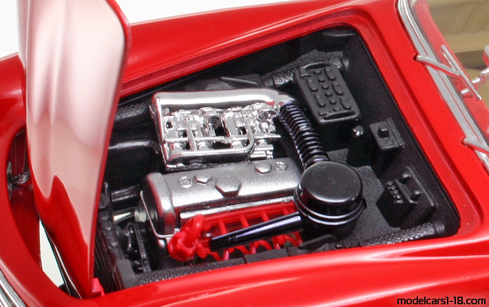 1955 - Mercedes 190 SL (R121) Maisto 1/18 (Kрасный) Двигатель