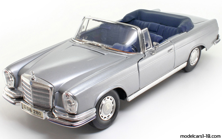 1966 - Mercedes 280 SE (W111) Maisto 1/18 (Серебристый) Передняя левая сторона