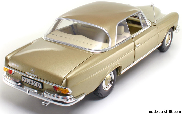 1969 - Mercedes 280 SE (W111) Norev 1/18 (Чёрный) Задняя правая сторона