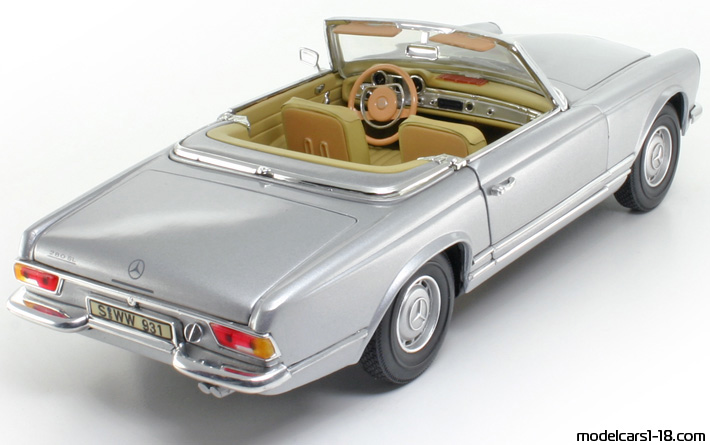 1963 - Mercedes 280 SL (W113) Anson 1/18 (Серебристый) Задняя правая сторона