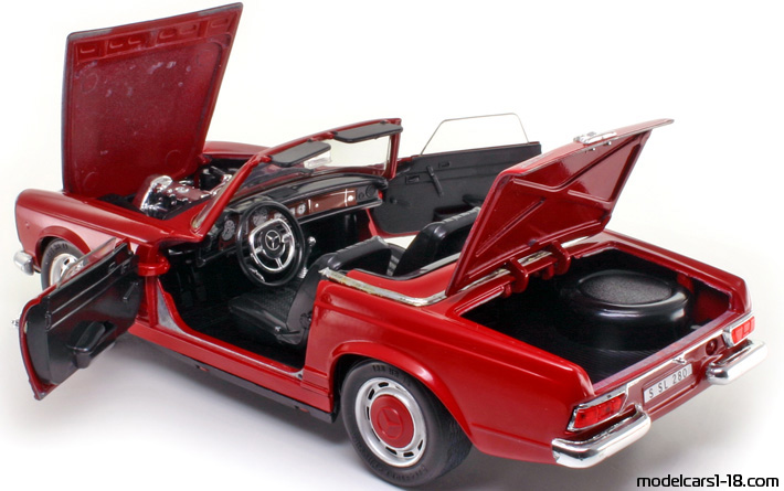 1963 - Mercedes 280 SL (W113) Techno Giodi 1/18 (Kрасный) Открывающиеся части