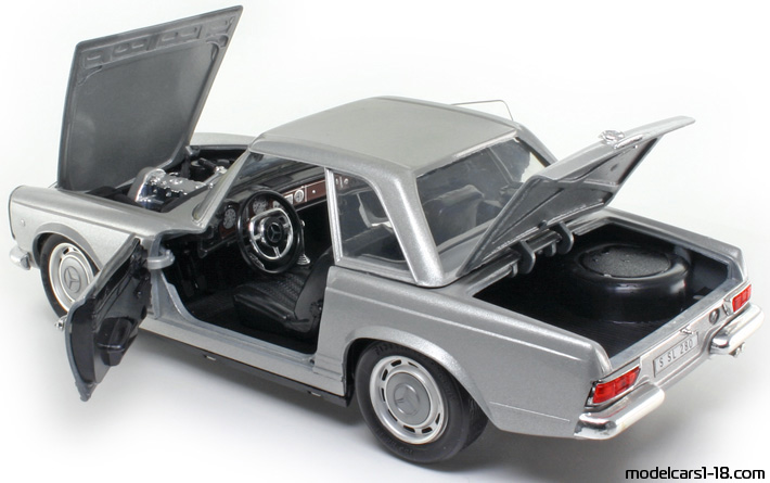 1963 - Mercedes 280 SL (W113) Techno Giodi 1/18 (Серебристый) Открывающиеся части