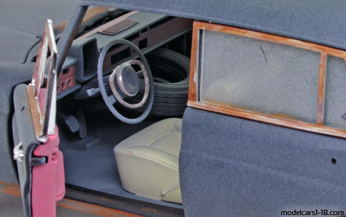 1959 - Mercedes 300 SE (W112) Barn Find Revell 1/18 (Серый  / Белый) Интерьер панель приборов