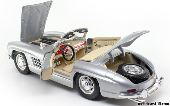 1957 - Mercedes 300 SL (W198) Bburago 1/18 (Серебристый) Открывающиеся части