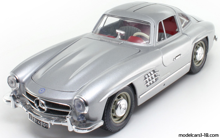 1954 - Mercedes 300 SL (W198) Bburago 1/18 (Серебристый) Передняя левая сторона