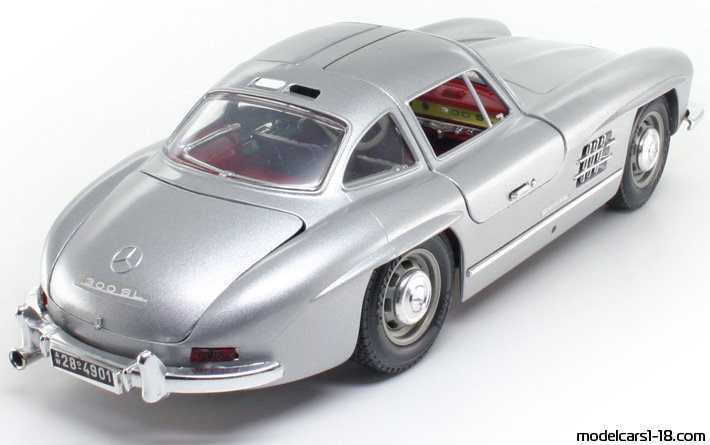 1954 - Mercedes 300 SL (W198) Bburago 1/18 (Серебристый) Задняя правая сторона