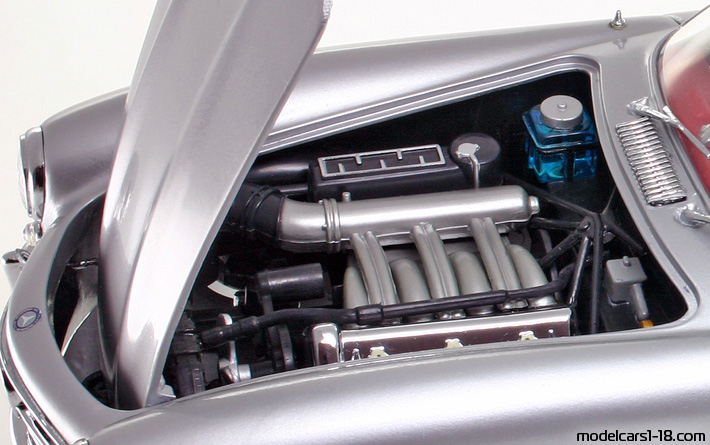 1954 - Mercedes 300 SL (W198) Kyosho 1/18 (Серебристый) Двигатель