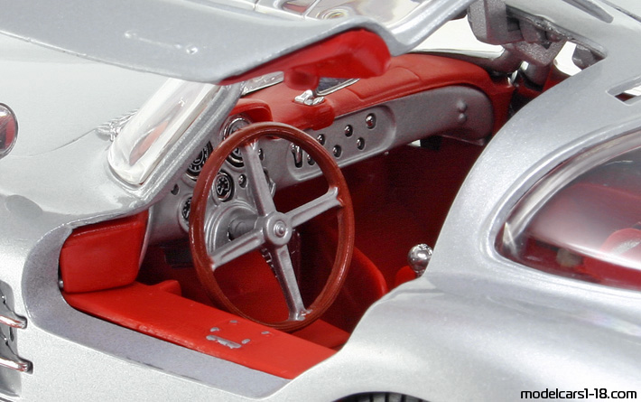1955 - Mercedes 300 SLR (W196S) Maisto 1/18 (Серебристый) Интерьер панель приборов