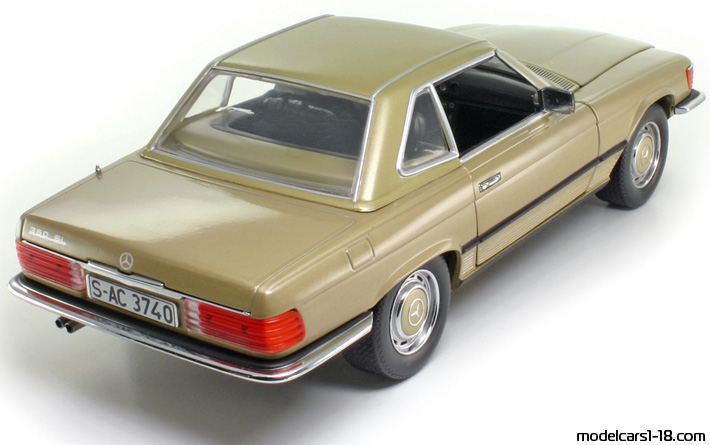 1977 - Mercedes 350 SL (R107) Chrono 1/18 (Золотой ) Задняя правая сторона