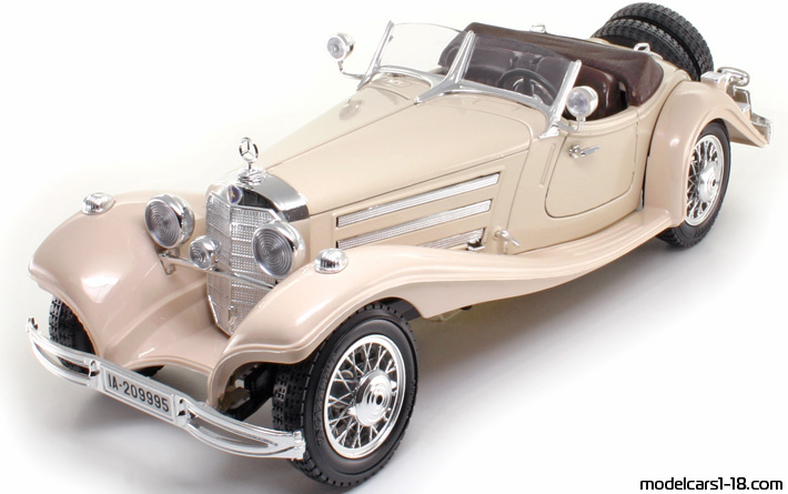 1936 - Mercedes 500 K (W29) Bburago 1/20 (Red) Передняя левая сторона