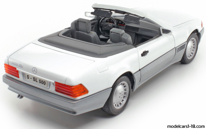 1989 - Mercedes 500 SL (R129) Road Tough 1/18 (Белый / Серый ) Задняя правая сторона