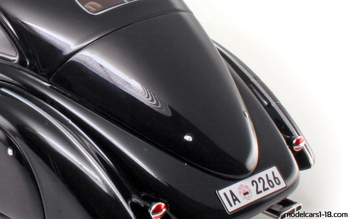 1938 - Mercedes 540 K Autobahn-Kurier (W24) BoS Models 1/18 (Чёрный) Багажник / Поднимающиеся фары