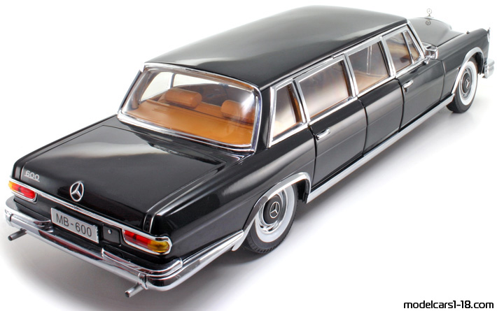 1966 - Mercedes 600 Pullman (W100) Sun Star 1/18 (Чёрный) Задняя правая сторона