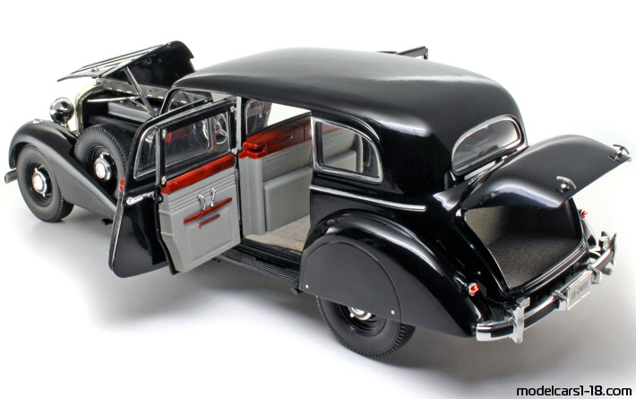 1938 - Mercedes 770 K (W150) Signature Models 1/18 (Чёрный) Открывающиеся части