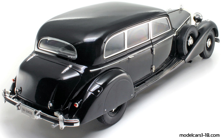 1938 - Mercedes 770 K (W150) Signature Models 1/18 (Чёрный) Задняя правая сторона