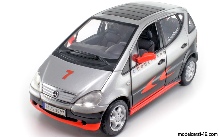 1997 - Mercedes A 140 F1 Edition (W168) Maisto 1/18 (Серебристый / Kрасный) Передняя левая сторона