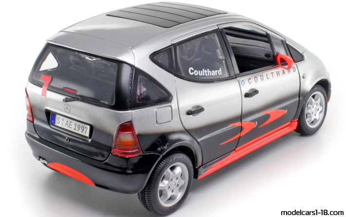 1997 - Mercedes A 140 F1 Edition (W168) Maisto 1/18 (Серебристый / Kрасный) Задняя правая сторона