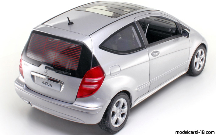 2008 - Mercedes A 200 (W169) Welly 1/18 (Светло-серебристый) Задняя правая сторона
