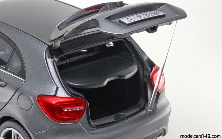 2012 - Mercedes A (W176) Norev 1/18 (Серый ) Багажник / Поднимающиеся фары