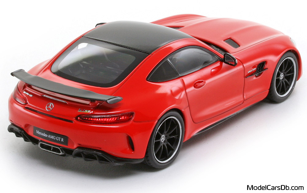 2018 - Mercedes AMG GT-R (C190) Almost Real 1/43 (Kрасный / Чёрный) Задняя правая сторона