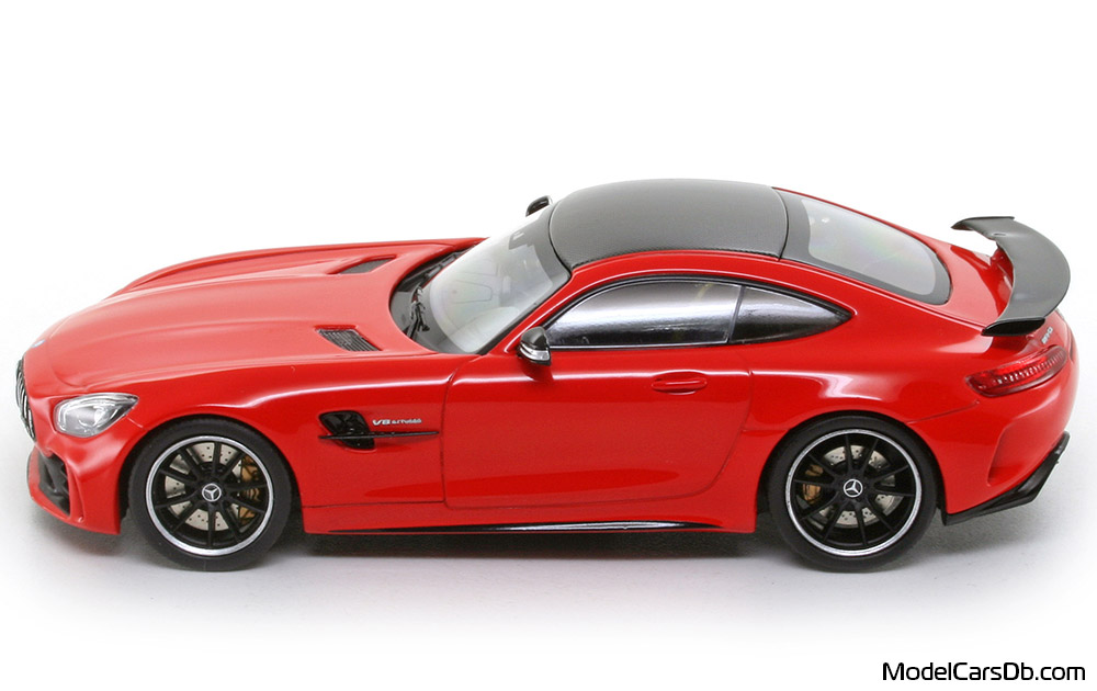 2018 - Mercedes AMG GT-R (C190) Almost Real 1/43 (Kрасный / Чёрный) Сторона