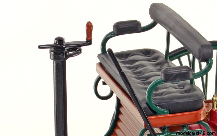 1886 - Mercedes Benz Patent-Motorwagen Norev 1/18 (Зелёный) Интерьер панель приборов