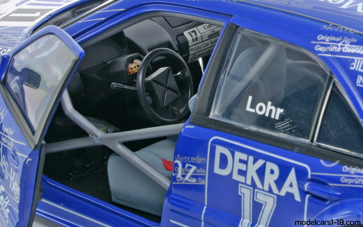 1995 - Mercedes C 180 DTM (W202) UT 1/18 (Синий / Серебристый) Интерьер панель приборов