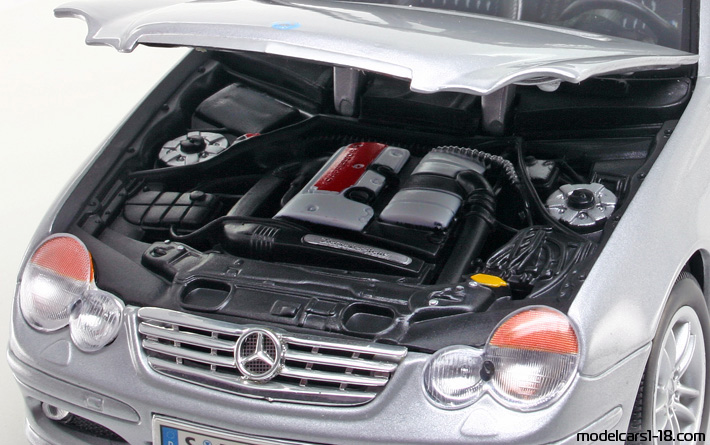 2001 - Mercedes C 200 Sportcoupe (CL203) Welly 1/18 (Серебристый) Двигатель