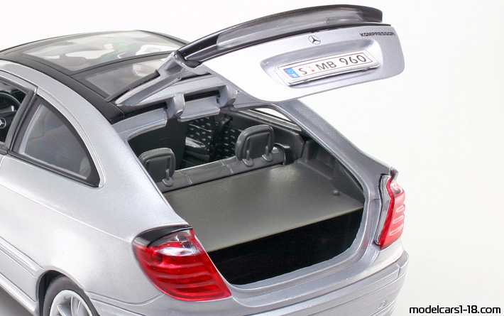 2001 - Mercedes C 200 Sportcoupe (CL203) Welly 1/18 (Серебристый) Багажник / Поднимающиеся фары
