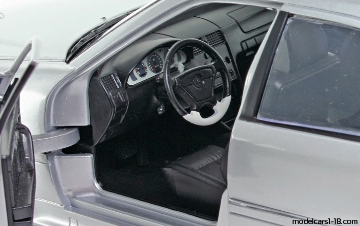 1993 - Mercedes C 36 AMG (W202) UT 1/18 (Серебристый) Интерьер панель приборов