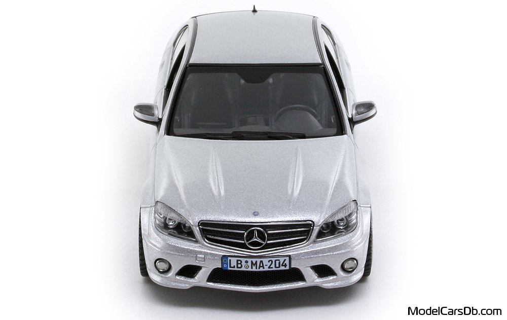 2008 - Mercedes C 63 AMG (W204) Schuco 1/43 (Серебристый) Спереди