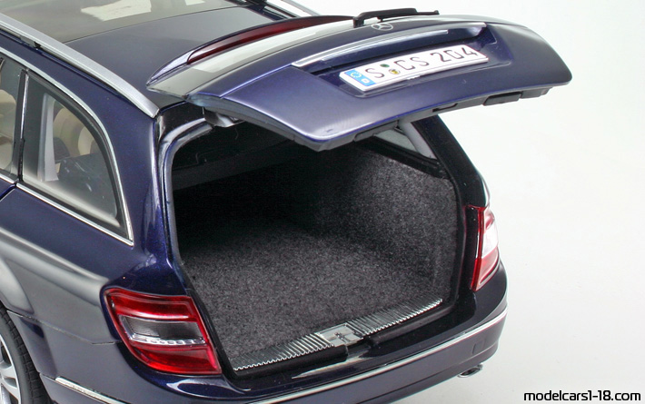 2007 - Mercedes C (S204) AutoArt 1/18 (Синий) Багажник / Поднимающиеся фары