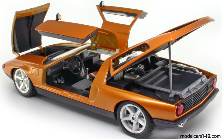 1969 - Mercedes C111 Concept Guiloy 1/18 (Оранжевый / Чёрный) Открывающиеся части