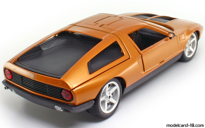1969 - Mercedes C111 Concept Guiloy 1/18 (Оранжевый / Чёрный) Задняя правая сторона