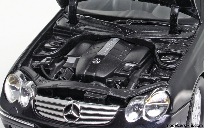 2003 - Mercedes CLK 320 (C209) Kyosho 1/18 (Чёрный) Двигатель