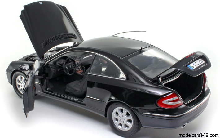 2003 - Mercedes CLK 320 (C209) Kyosho 1/18 (Чёрный) Открывающиеся части