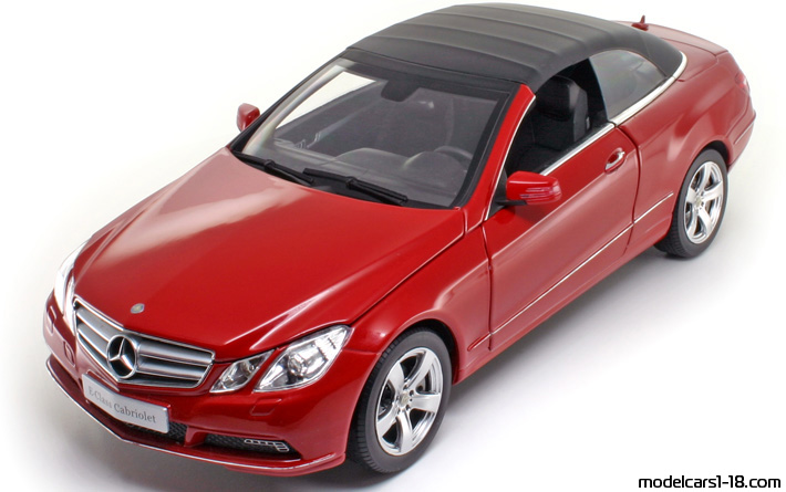 2010 - Mercedes E 350 Cabriolet (A207) Norev 1/18 (Чёрный) Передняя левая сторона