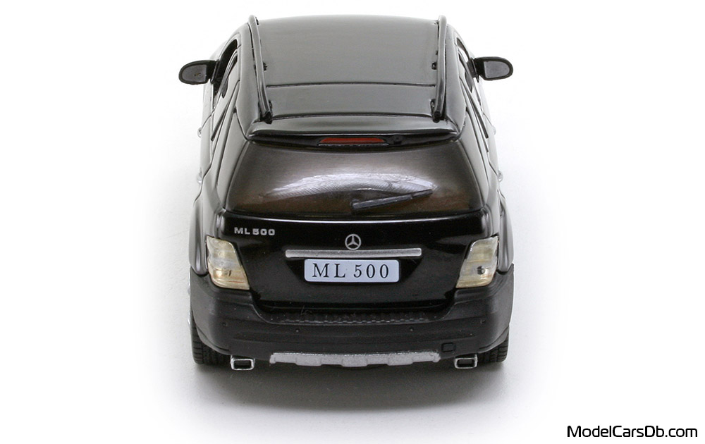 2005 - Mercedes ML 500 (W164) DeAgostini 1/43 (Чёрный) Сзади