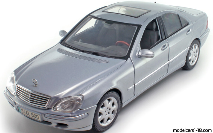 1999 - Mercedes S 500 (W220) Maisto 1/18 (Синий) Передняя левая сторона