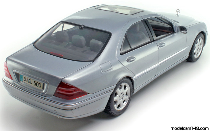1999 - Mercedes S 500 (W220) Maisto 1/18 (Синий) Задняя правая сторона