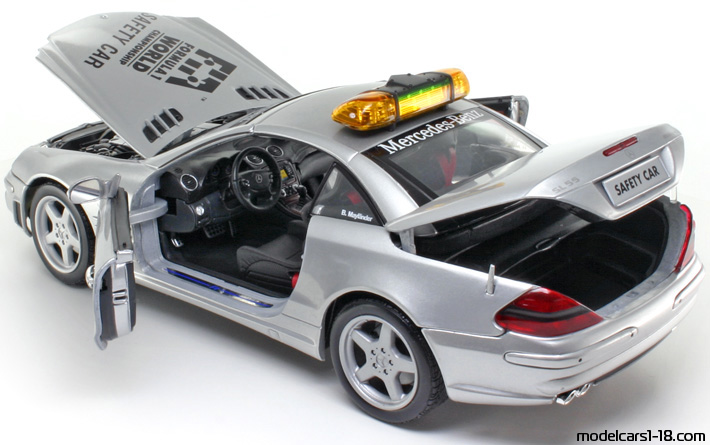 2001 - Mercedes SL 55 AMG (R230) Safety Car Maisto 1/18 (Серебристый) Открывающиеся части